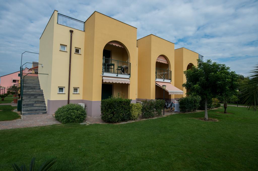 Residence Borgomare Albenga Ngoại thất bức ảnh